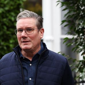 Κυβέρνηση μετά από 14 χρόνια σχηματίζουν οι Εργατικοί του Keir Starmer στη Βρετανία