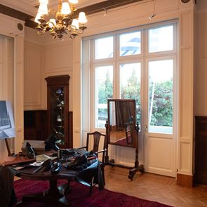 Esquire Townhouse Athens: H εταιρεία Kalogirou &quot;αφηγείται&quot; την ιστορία των υποδημάτων