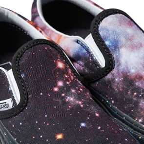 Η  Vans στη νέα της διαστημική συλλογή αποτίνει φόρο τιμής στη &lt;em>NASA&lt;/em>