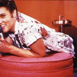 8 μαθήματα στυλ από τον Elvis Presley