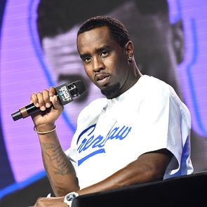Ο Diddy κατηγορεί την κυβέρνηση των ΗΠΑ ότι διέρρευσε το video που τον έστειλε φυλακή