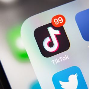 Η παραπληροφόρηση κάνει κουμάντο στο <em>TikTok</em>