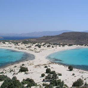 Πετώντας πάνω από τη μαγευτική Ελαφόνησο