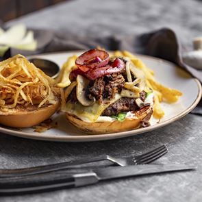 Στα TGI Fridays™ για νέα Burgers και Margarita MAYnia