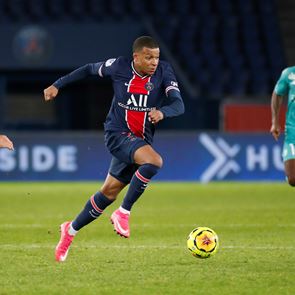 Η επίδραση της &lt;em>πανδημίας&lt;/em> στην αξία των ποδοσφαιριστών και των ομάδων