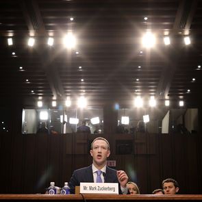 Η τεχνολογική δίκη του αιώνα βρίσκει το Facebook κατηγορούμενο