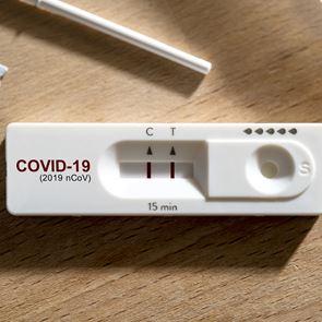 Κορονοϊός: 15.869 νέα κρούσματα και 14 θάνατοι σήμερα