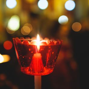 Οι ομορφότερες εκκλησίες για Επιτάφιο και Ανάσταση αν κάνεις Πάσχα στην Αθήνα