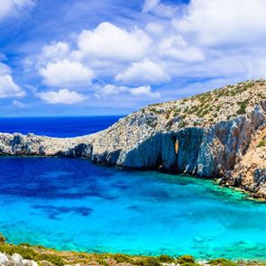 Όλοι αποθεώνουν το ελληνικό &quot;νησί των πειρατών&quot; γιατί τα έχει όλα