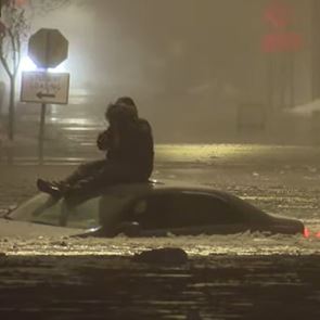 Εικόνες κινηματογραφικής καταστροφής στο Ντιτρόιτ-Πλημμύρισαν δρόμοι και μετά πάγωσαν