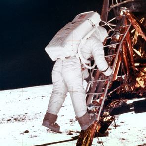 To 2022 όλοι θέλουν να πάνε στη Σελήνη. Αλλά γιατί