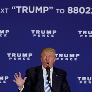 Ο &lt;em>Donald&lt;/em> &lt;em>Trump&lt;/em> ίσως είναι ξανά υποψήφιος για την προεδρία το 2024