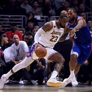 Οι Clippers μόλις αγόρασαν την ιστορική έδρα των Lakers