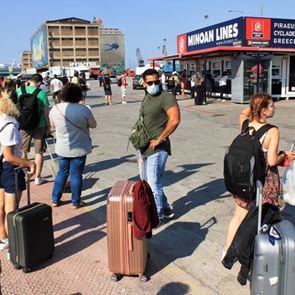 Κορονοϊός: Αύξηση των διασωληνωμένων