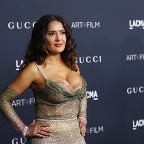 Salma Hayek, έχεις και πάλι την προσοχή μας