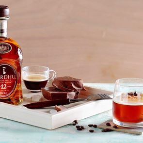 Τα πιο αναπάντεχα Spring cocktails περιλαμβάνουν Cardhu και άλλα δύο υλικά