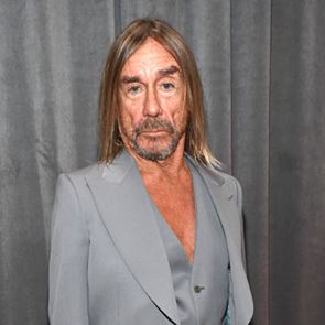 Στο εκκεντρικό κόκκινο χαλί των Grammys 2020