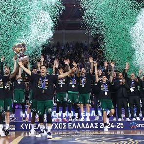 Ο Νίκος Γκάλης παρέδωσε το Κύπελλο στον Παναθηναϊκό - Ένας τελικός γεμάτος ένταση