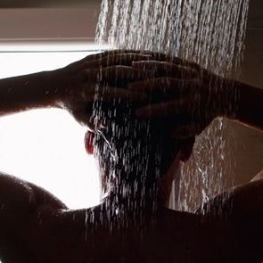 Δεν σου αρέσει να πλένεσαι; Δες τι έχει να πει η επιστήμη