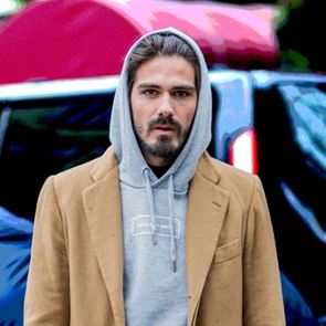 Ένα ζεστό και στιλάτο hoodie θα είναι πάντα στη μόδα