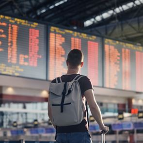Είμαστε πιο χαρούμενοι όταν κάνουμε ταξίδια παρά παιδιά, έρευνα υποστηρίζει