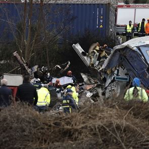 Πώς έγινε η μετωπική σύγκρουση τρένων στα Τέμπη