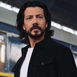 O Álvaro Morte θέλει να αντέξει στον χρόνο