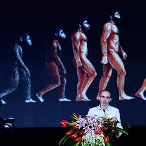 O Yuval Noah Harari θα επέλεγε την &lt;em>Ελλάδα&lt;/em> για ηγέτη του κόσμου