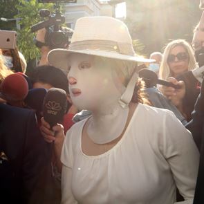 Το &lt;em>Twitter&lt;/em> θαυμάζει το θάρρος της Ιωάννας Παλιοσπύρου