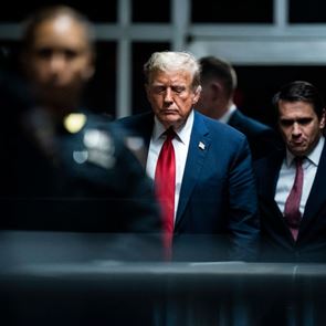 O Donald Trump αποφάσισε να πάρει έναν υπνάκο κατά τη διάρκεια της δίκης