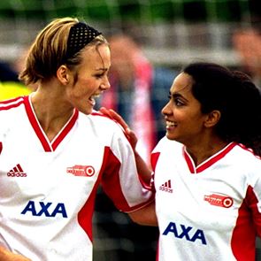 5+1 ταινίες με θέμα το γυναικείο ποδόσφαιρο