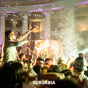 Η μουσική κοινότητα Suburbia τιμά το Kill Bill με δικό της τρόπο