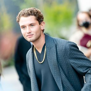 Ο γιος του Jude Law έχει το στυλ του πατέρα