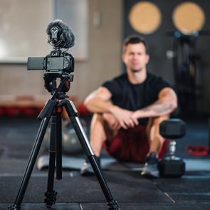 Influencers με δηλωμένο το ρετούς στα &lt;em>social&lt;/em> &lt;em>media&lt;/em>