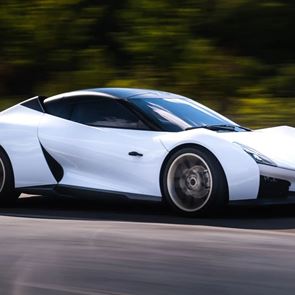 Αυτό είναι το ηλεκτρικό &lt;em>supercar&lt;/em> που ετοιμάζει η Apollo