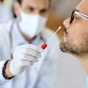 &lt;em>Κορονοϊός&lt;/em>: 2.489 νέα κρούσματα