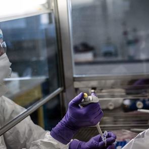 6 μήνες κορονοϊός: Το χρονικό της πανδημίας