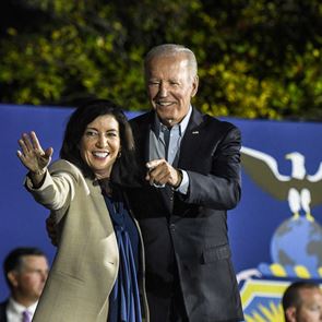 Κι όμως, οι Δημοκρατικοί άντεξαν στις ενδιάμεσες εκλογές των &lt;em>ΗΠΑ&lt;/em>