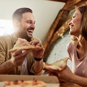 Τα ευτυχισμένα ζευγάρια τείνουν να παχαίνουν, λέει η επιστήμη