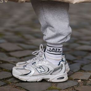 Τα sneakers της New Balance που λατρεύουν οι celebrities