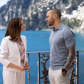 Hotel Costiera και The Hack: Πότε και πού θα μπορέσεις να δεις τις πολυσυζητημένες σειρές