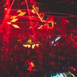 Το clubbing είναι ακόμη η σωστή επιλογή για τα Χριστούγεννα