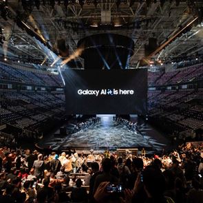 Μάθαμε πότε θα δούμε τα νέα αναδιπλούμενα smartphones της Samsung