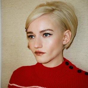 Julia Garner, ένας χαμαιλέοντας γένους θηλυκού