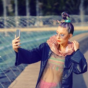 Βοηθός Influencer: Η χειρότερη δουλειά στον κόσμο