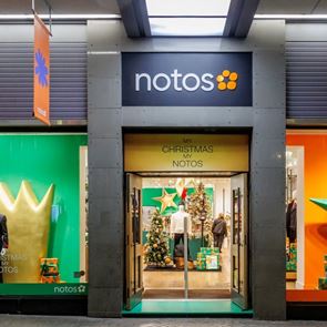 Tα ανανεωμένα πολυκαταστήματα notos γιορτάζουν την πιο λαμπερή εποχή του χρόνου