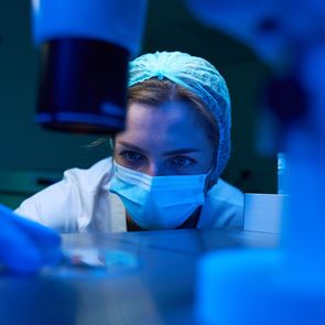 Σε άλλα νέα, επιστήμονες δημιούργησαν πρότυπο έμβρυο χωρίς ωάριο και σπέρμα