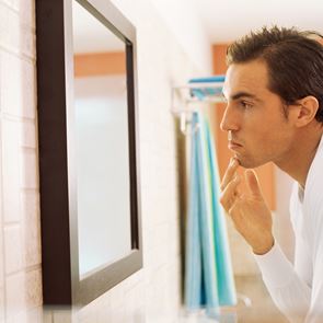 Απόκτησε ξανά τις νεανικές γωνίες του προσώπου σου