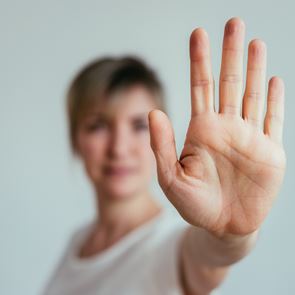 Τσουνάμι καταγγελιών για σεξουαλική παρενόχληση στο ελληνικό θέατρο