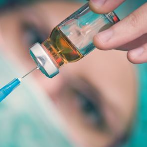 Τι αναφέρει ο Ηλίας Μόσιαλος για το υποψήφιο &lt;em>εμβόλιο&lt;/em> μίας δόσης της Johnson &amp; Johnson